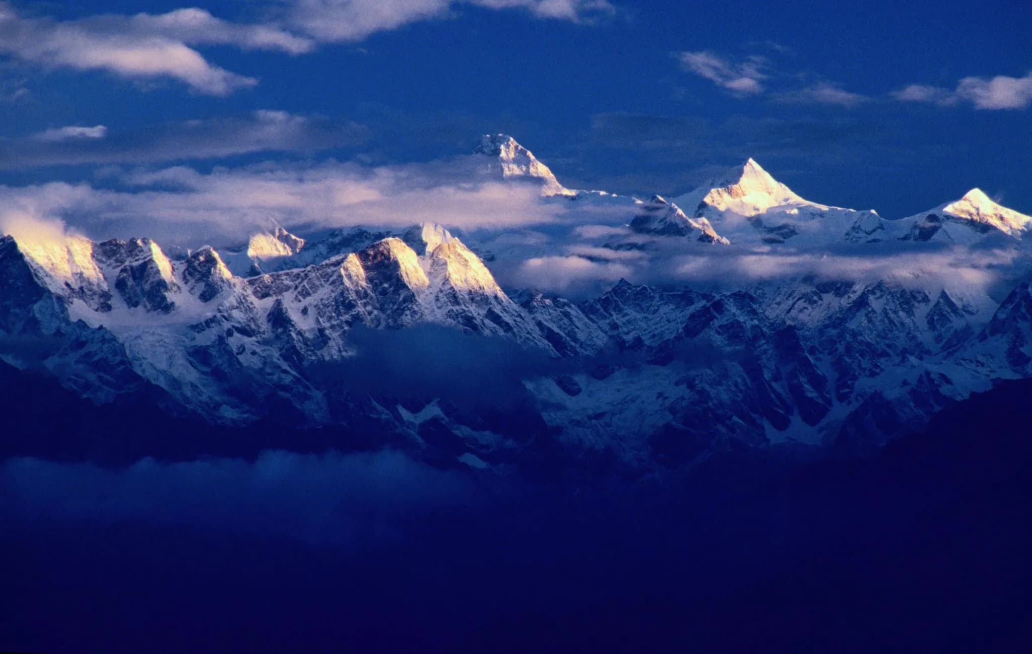 Best Places to Visit Near Uttarakhand